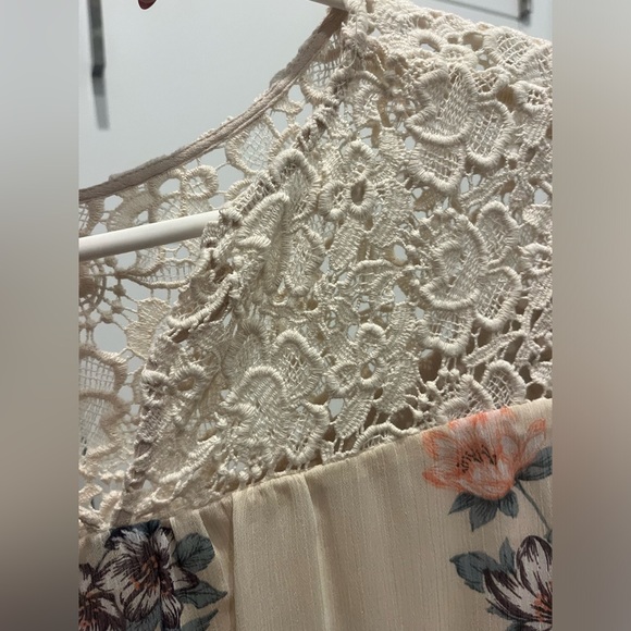 Altar’d State Lace Floral Blouse - Picture 2 of 3